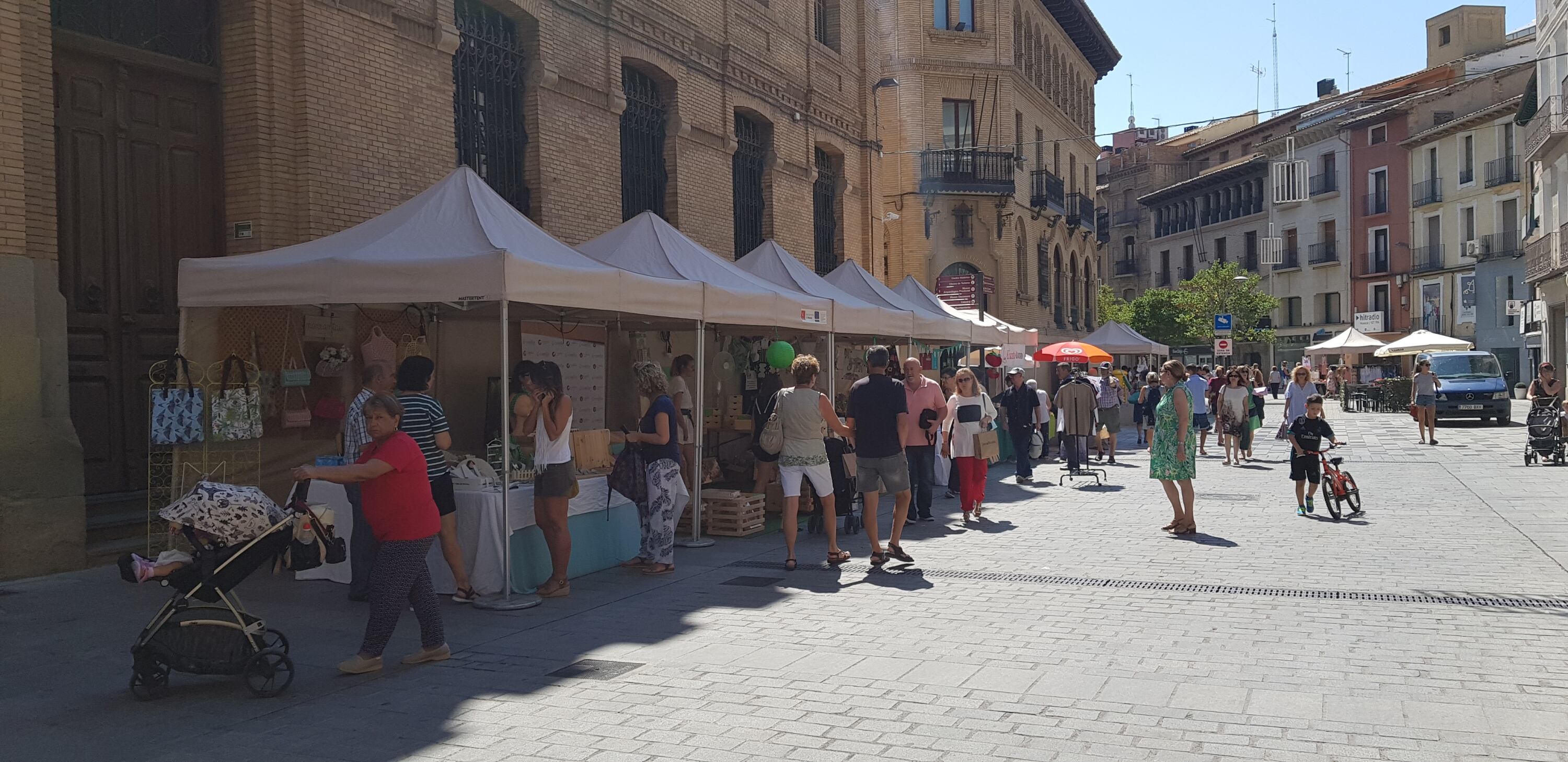 El comercio oscense sale a la calle este viernes