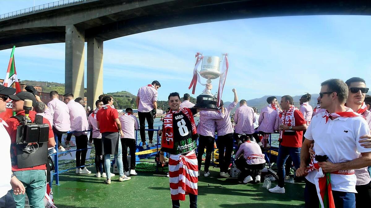 ¿Por qué llevaba Mikel González la camiseta de Gorka Garai en la Gabarra?