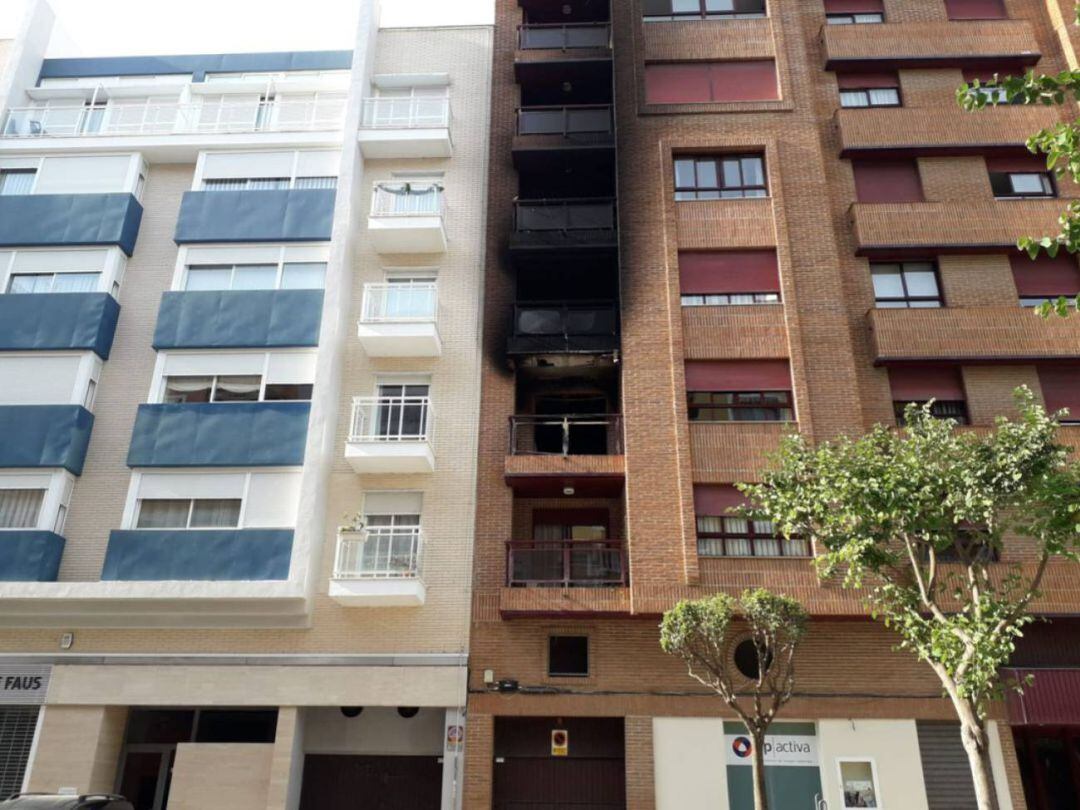 Incendio en la calle Ciutat de Barcelona de Gandia en enero de 2021