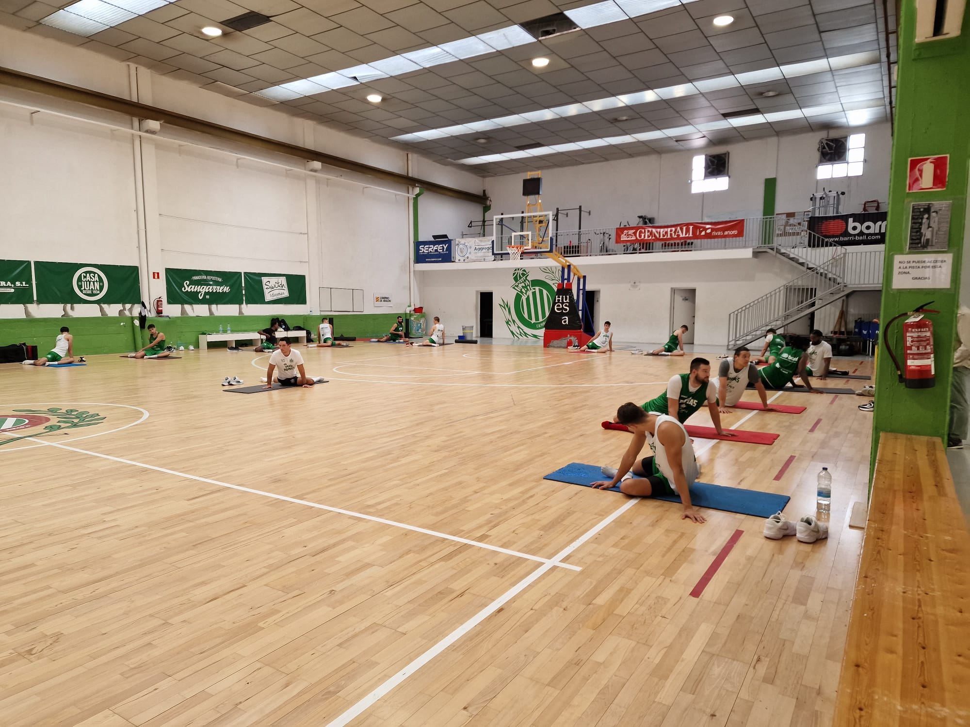 Lobe Huesca la Magia durante un entrenamiento en el Peñas Center