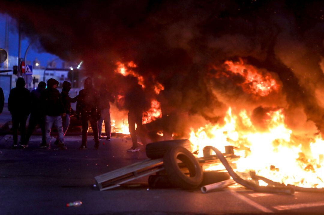 Barricada en la huelga del metal en Cádiz.