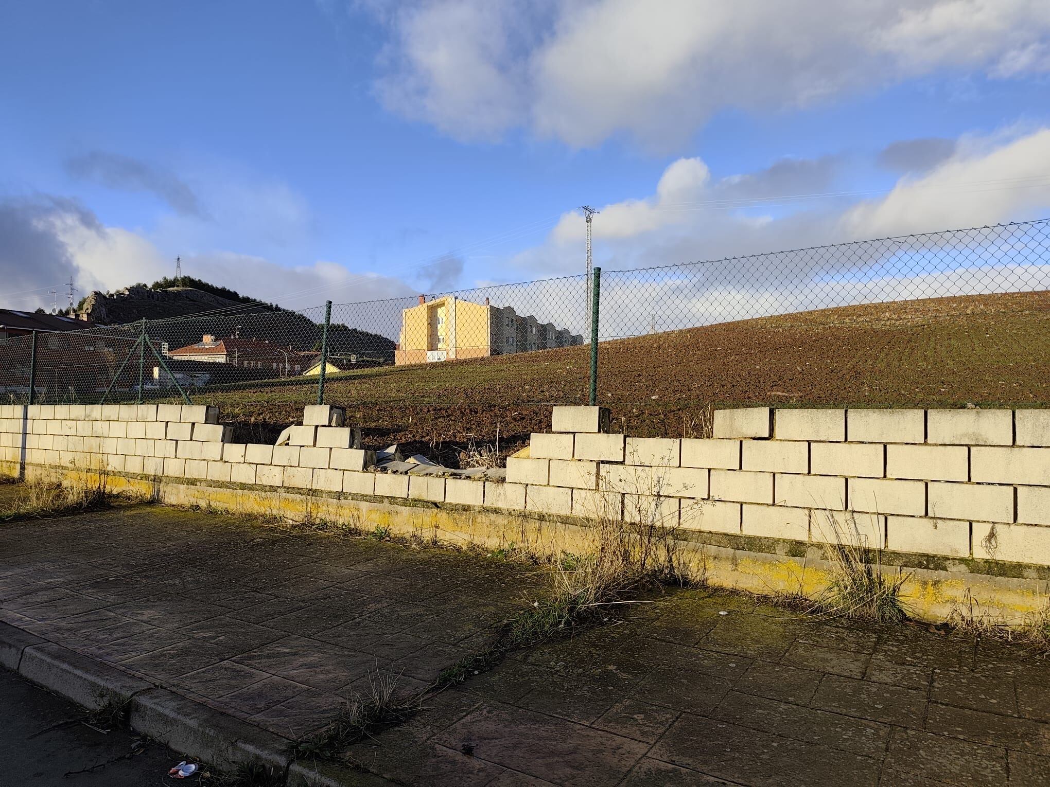 El PSOE de Aguilar reclama acciones urgentes ante el abandono de la estación de autobuses