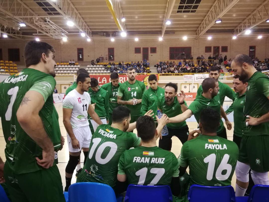 Bereguel da instrucciones. 