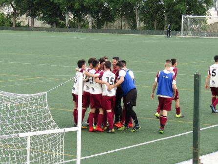 Los jugadores celebran uno de los goles