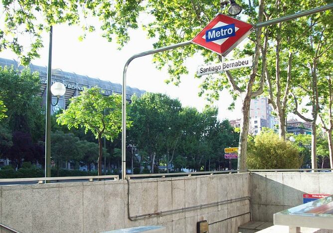Exterior de la estación de Metro de Santiago Bernabéu