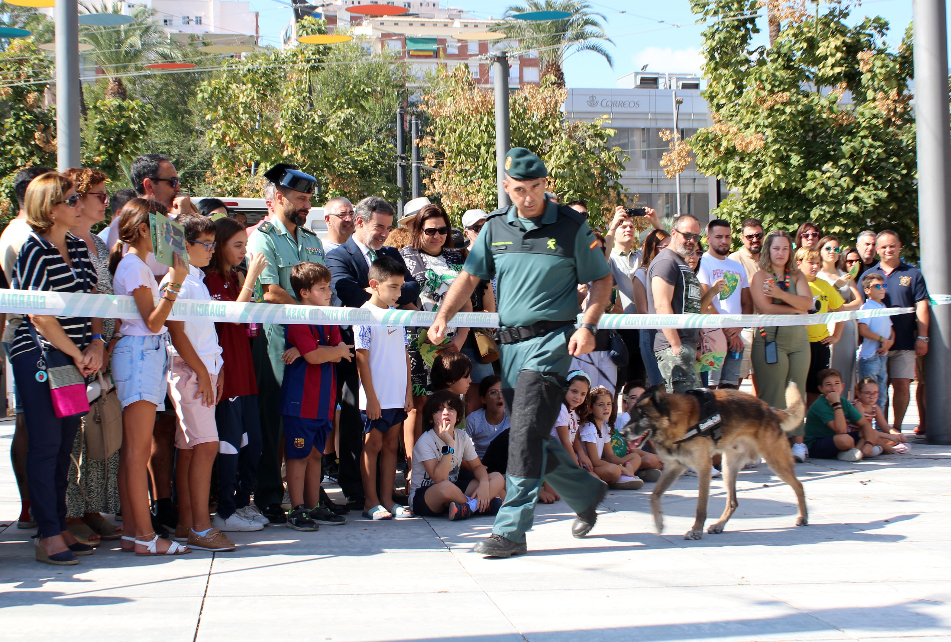 Exhibición de medios de la Guardia Civil en la Plaza Circular de Murcia