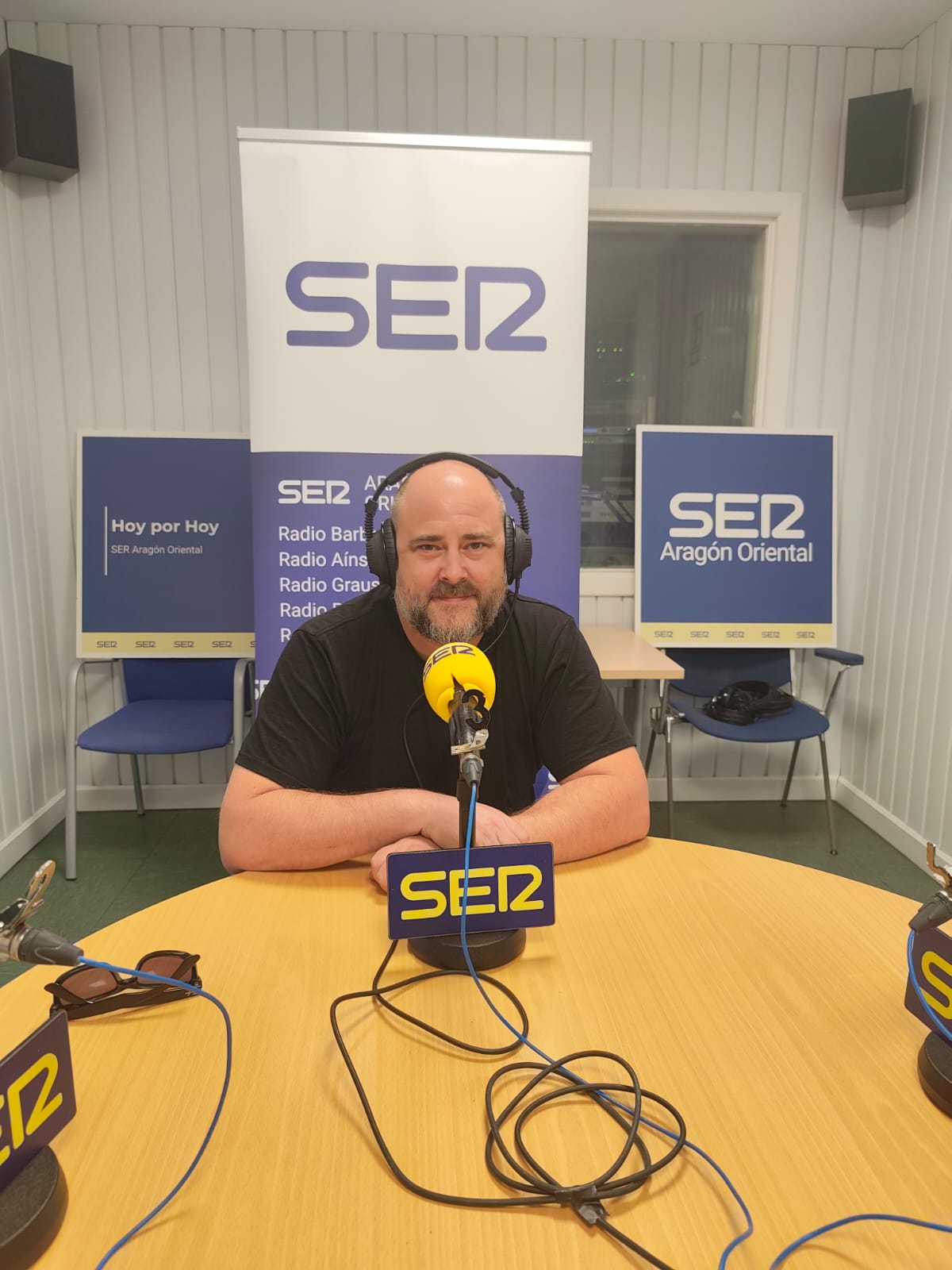 Jorge Zanuy, cocinero del restaurante L´Usuella, en los estudios de Ser Aragón Oriental. Barbastro.