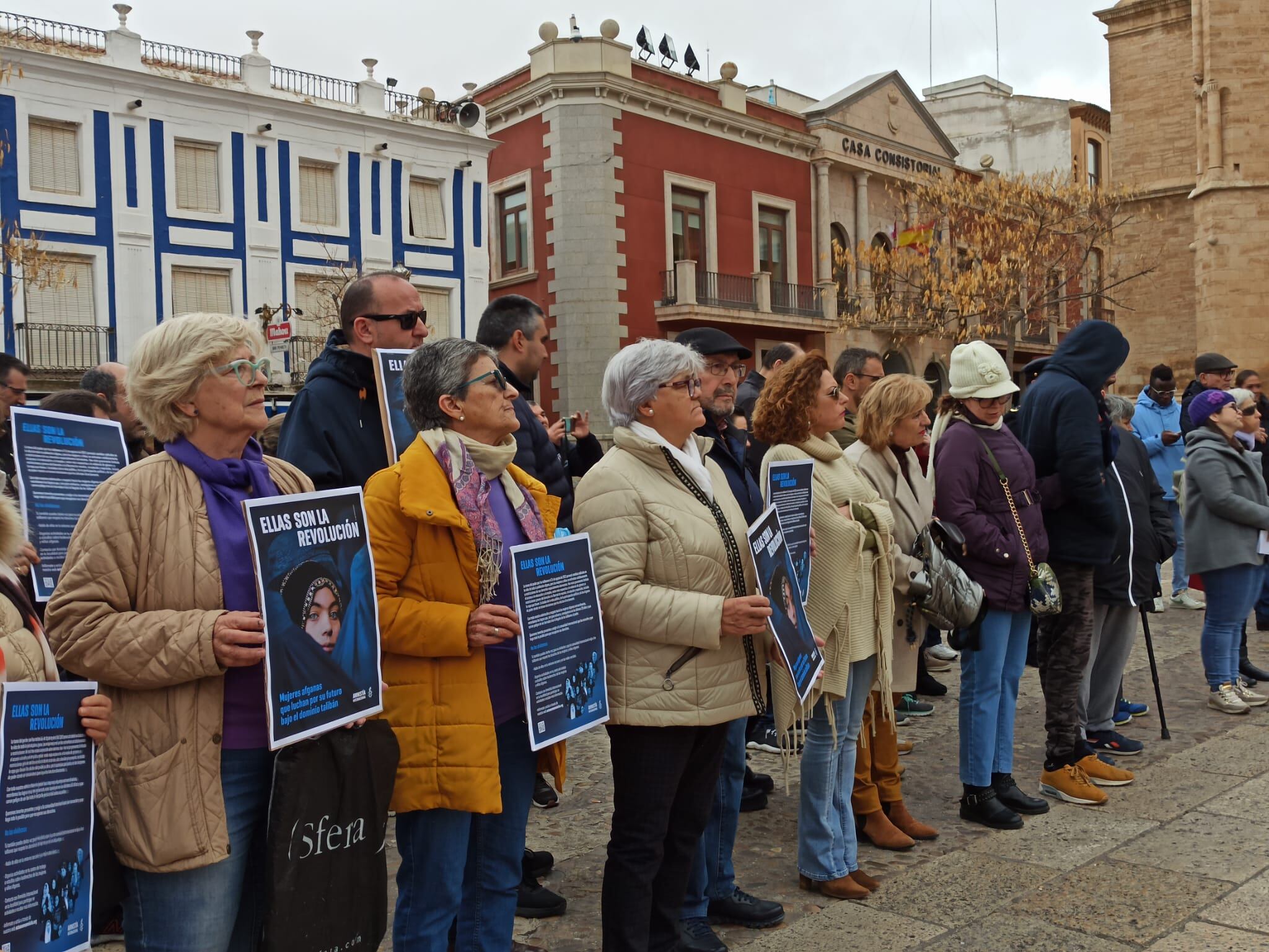 Concentración 8-M en la Plaza de España de Valdepeñas