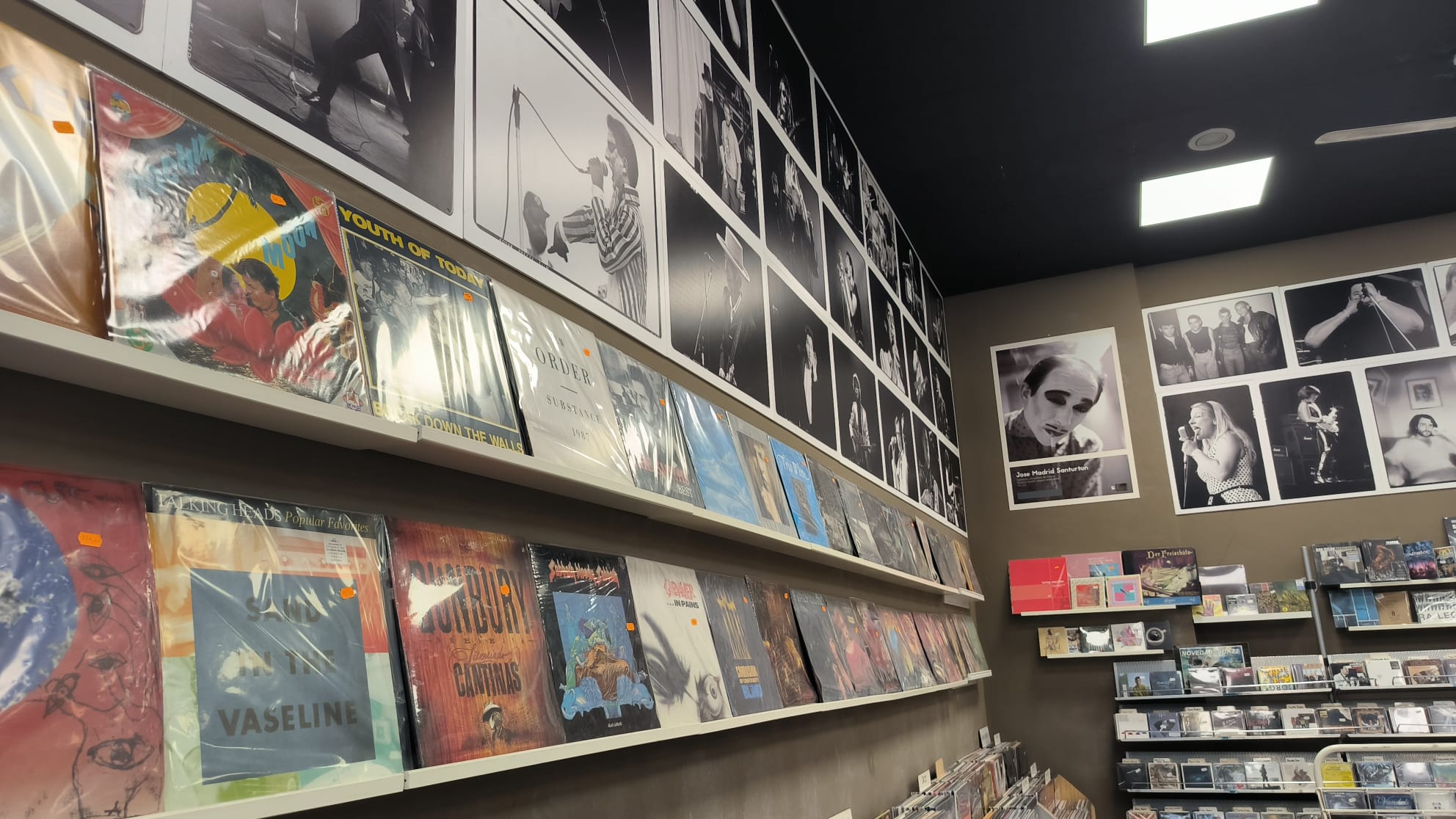 Imagen tomada en la histórica tienda de música Power Records de Bilbao