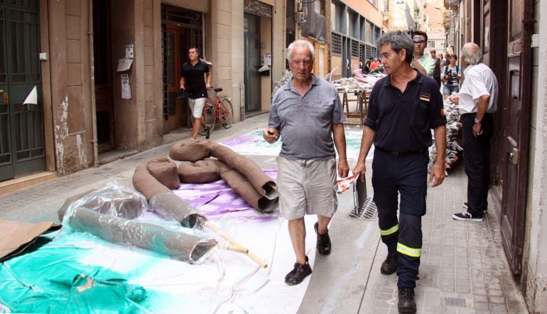 Els Bombers de Barcelona posen en marxa el sistema de conscienciació per prevenir possibles incendis a la Festa Major de Gràcia