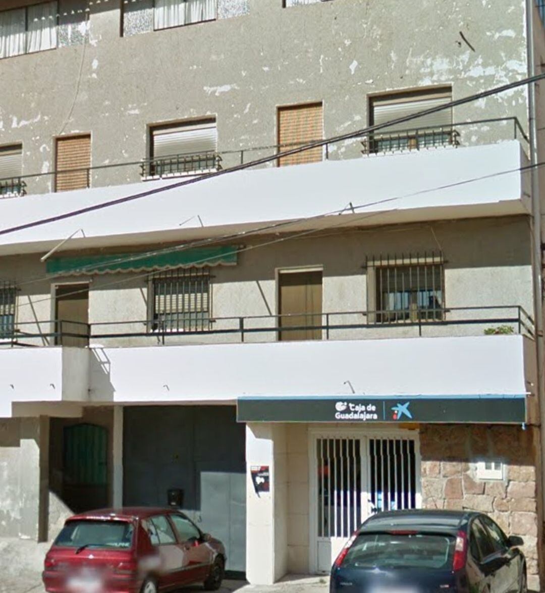 Vivienda robada en Anguita encima de la oficina bancaria