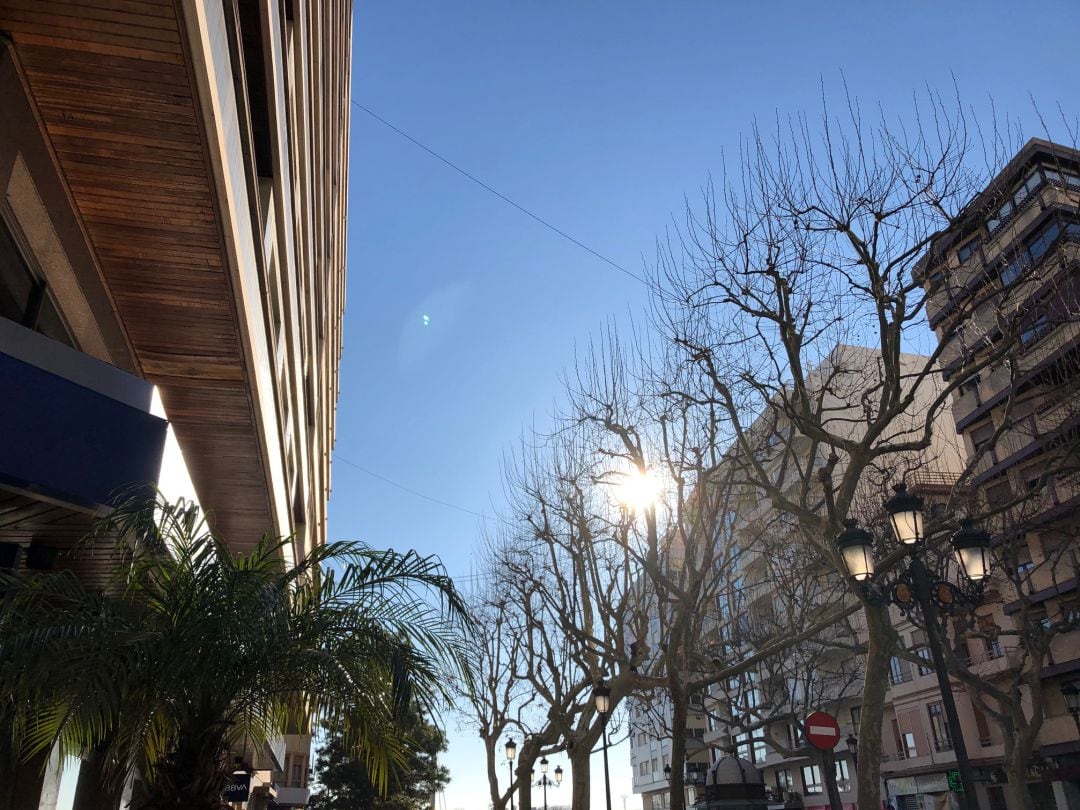 Sol y cielo despejado en Gandia.