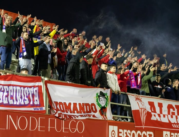 Afición del Algeciras en el Nuevo Mirador