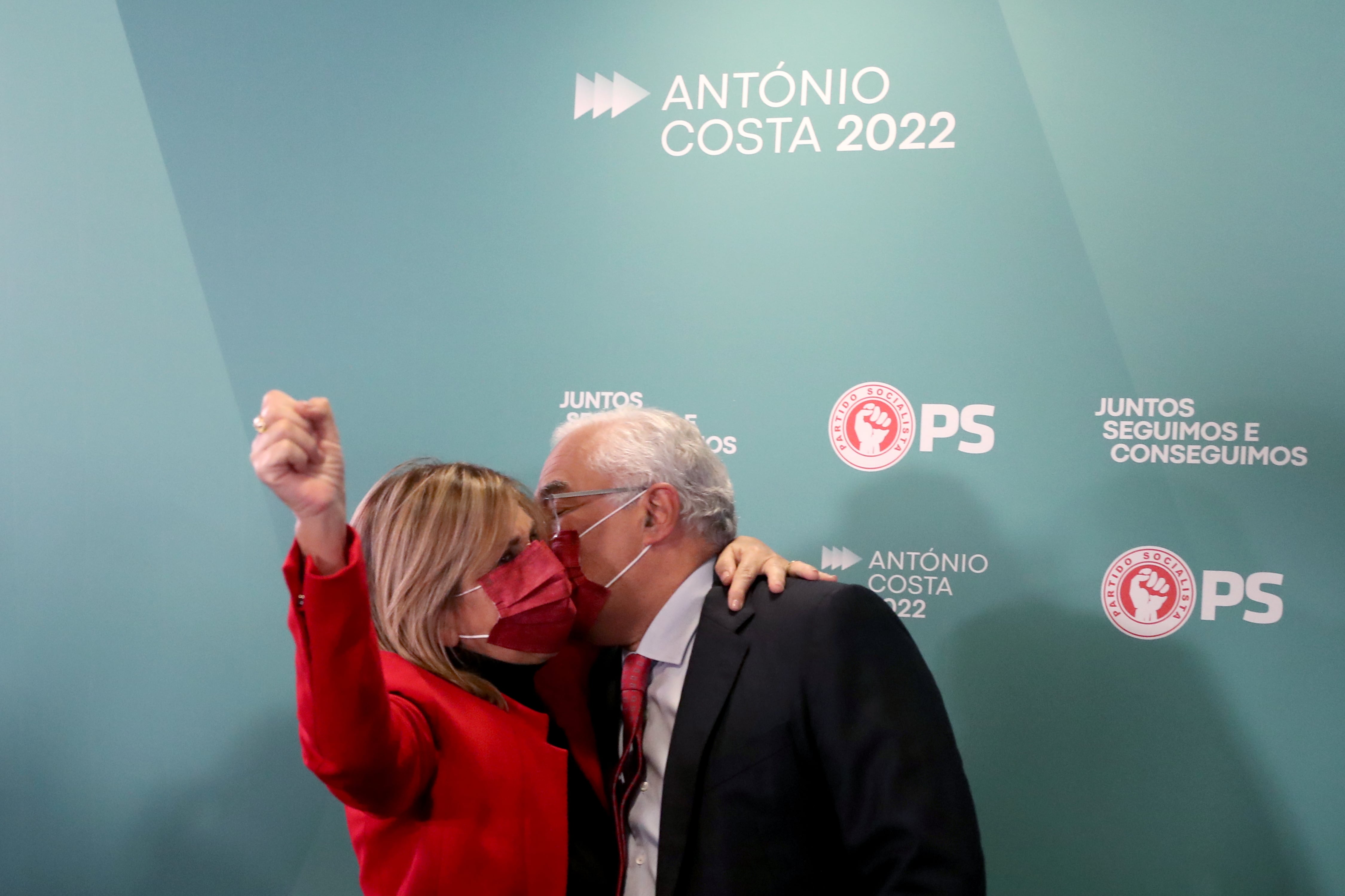 El primer ministro de Portugal, junto a su mujer. 