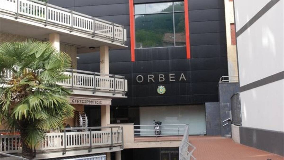 El polideportivo Orbea se encuentra junto al parque de Urkizu
