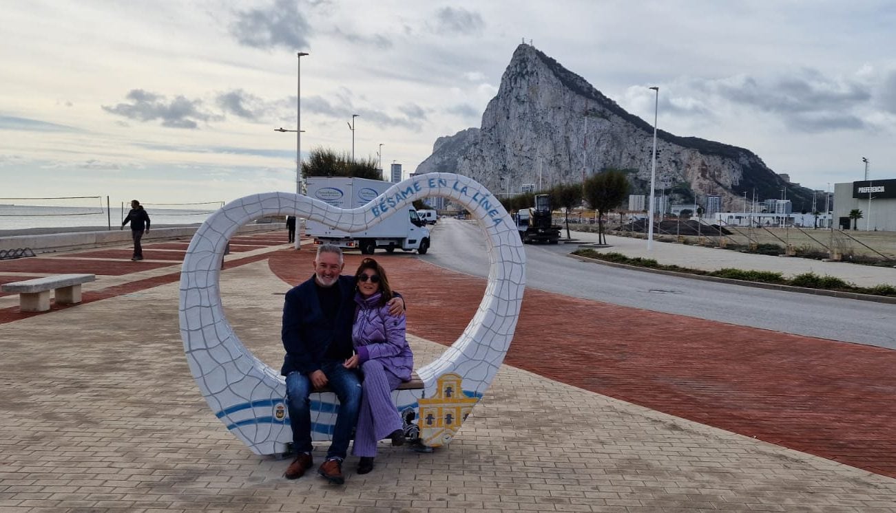 Instalación de uno de los bancos