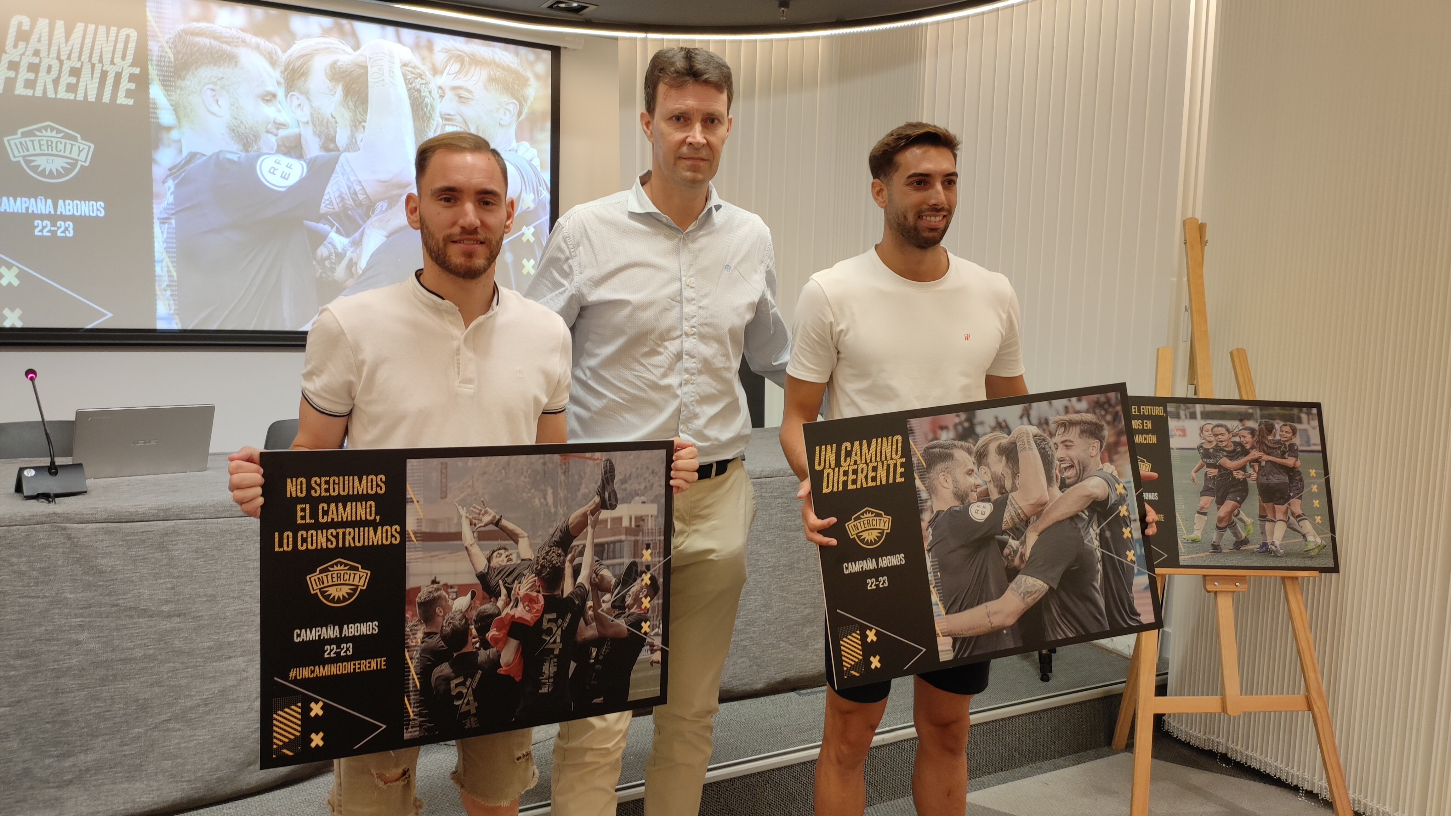 Cristian Herrera y Antonio Gallego, en la presentación de los abonos de temporada del Intercity, temporada 2022-23