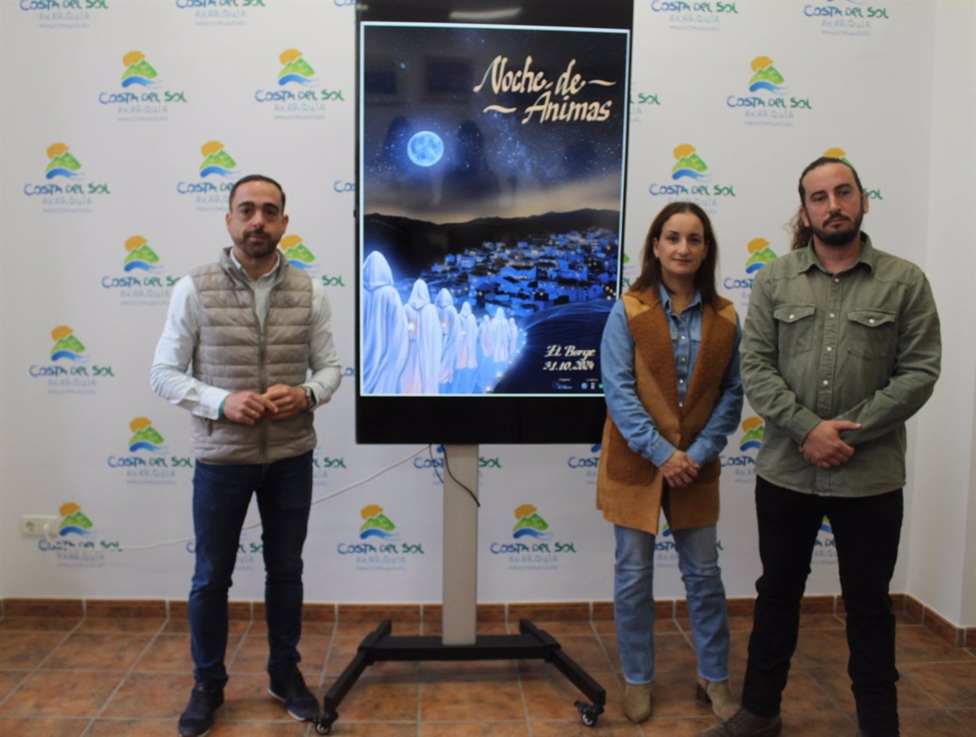 El portavoz del Gobierno de la Mancomunidad de Municipios de la Costa del Sol, Álvaro Hurtado; la teniente alcalde de El Borge, Soraya Alarcón, y el presidente de la asociación El Pasero, Ezequiel Moya, han presentado este evento