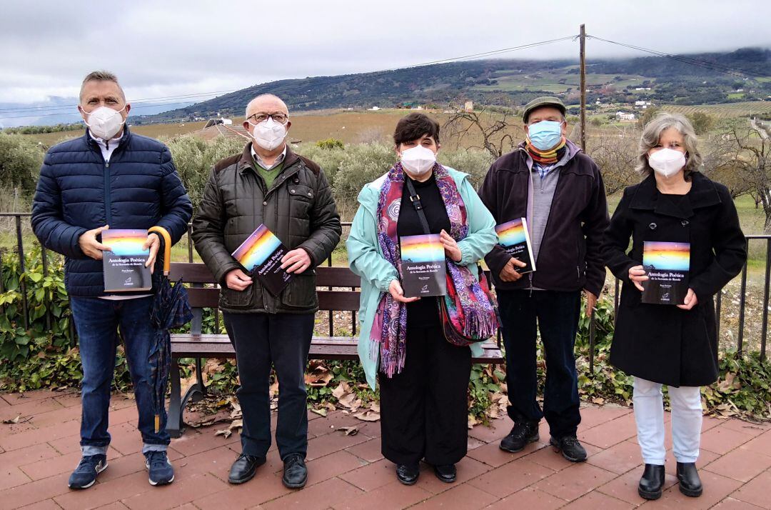 Algunos de los poetas rondeños que participan en la antología