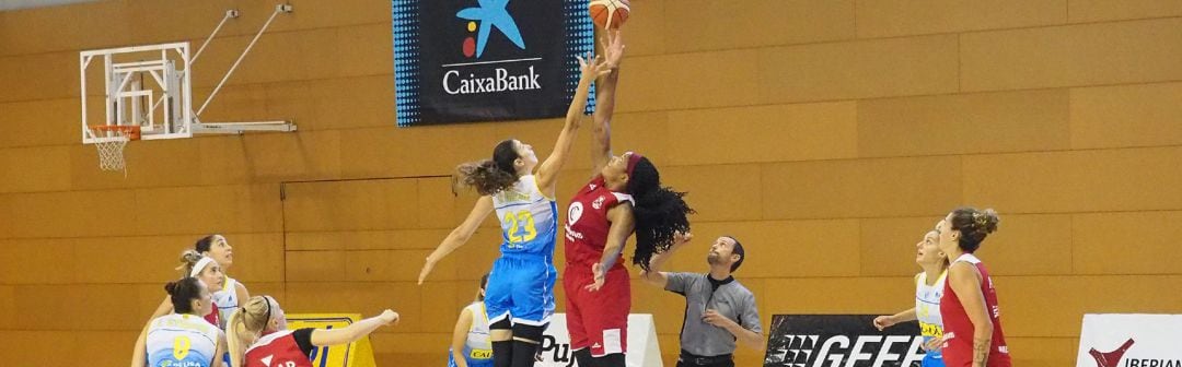 Casademont Femenino en su primer partido de pretemporada