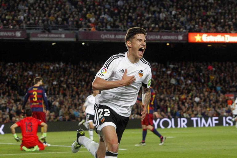 Santi Mina