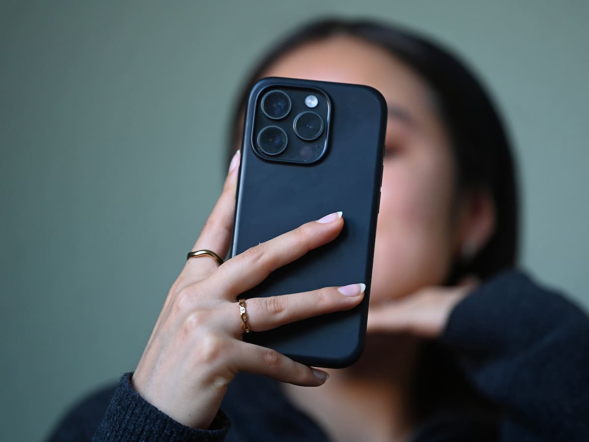 "Lo carga el diablo": la nueva moda para cotillear a tu ligue y el error de principiante que te puede acabar delatando