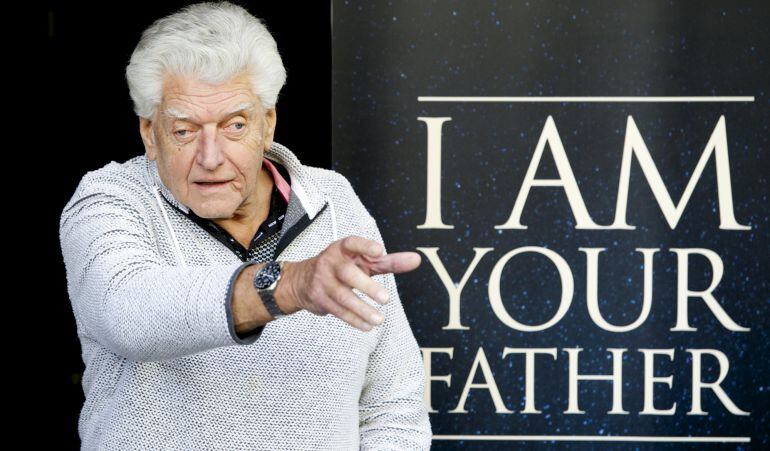 David Prowse (Darth Vader) atiende a los medios
