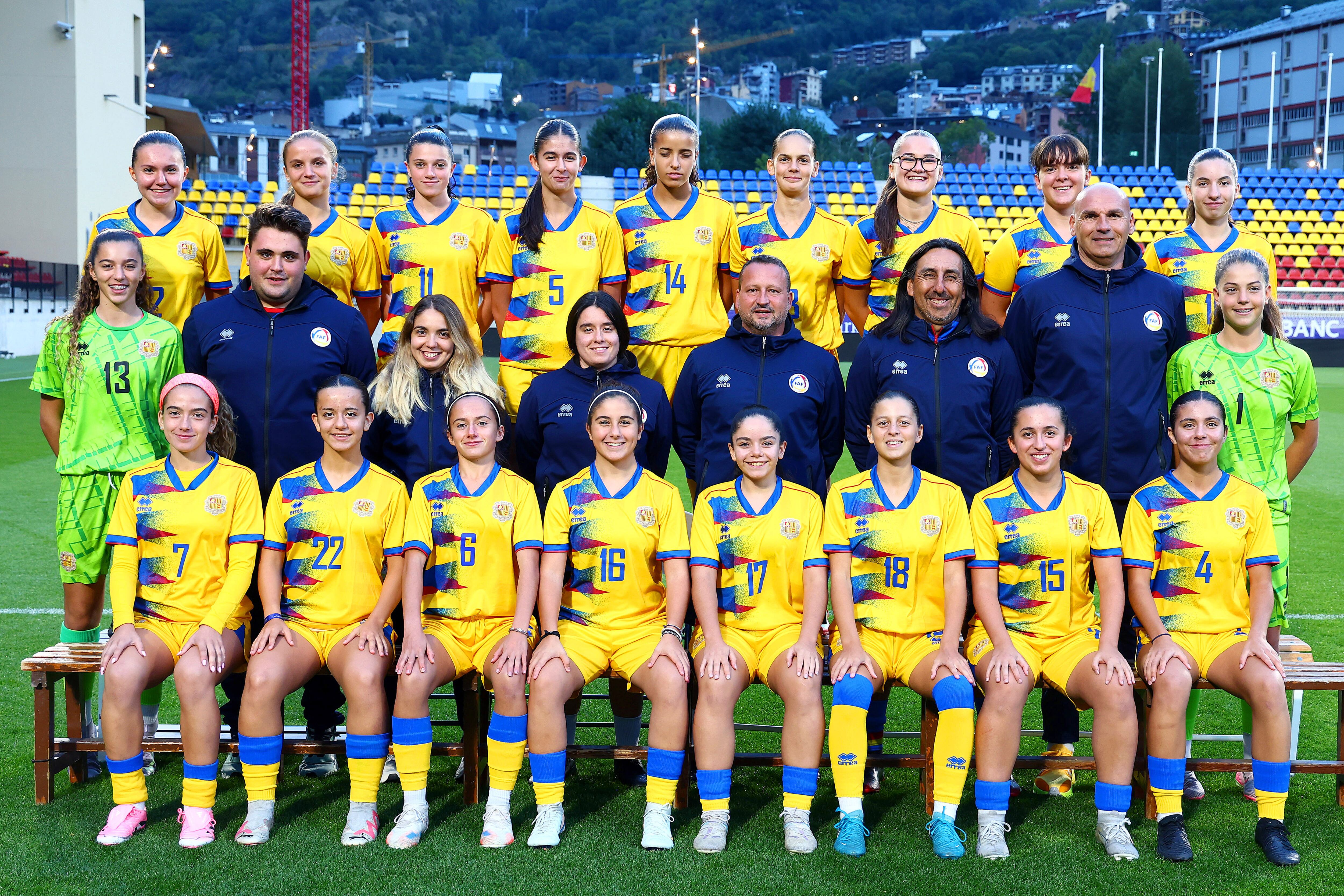 Foto oficial de la selecció sub17 femenina de futbol
