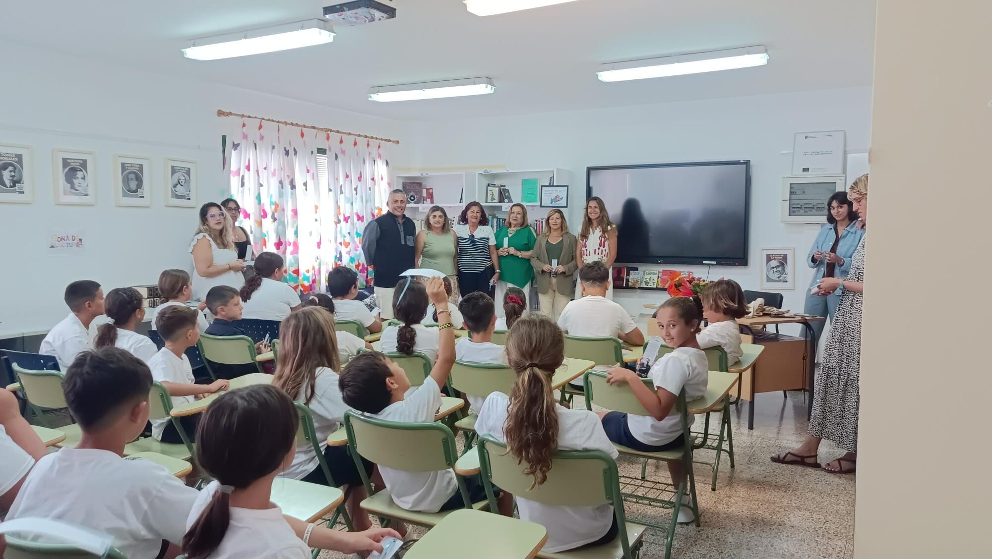 Nace la presentación de la Biblioteca Inocencia Páez en el CEO Ignacio Aldecoa de La Graciosa.