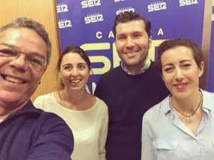 Salomón Hachuel, junto a Inma Izquierdo (Sevilla con los peques), Javier Luque (Luque Personal Shopper) y Elena Carazo en el estudio de Radio Sevilla