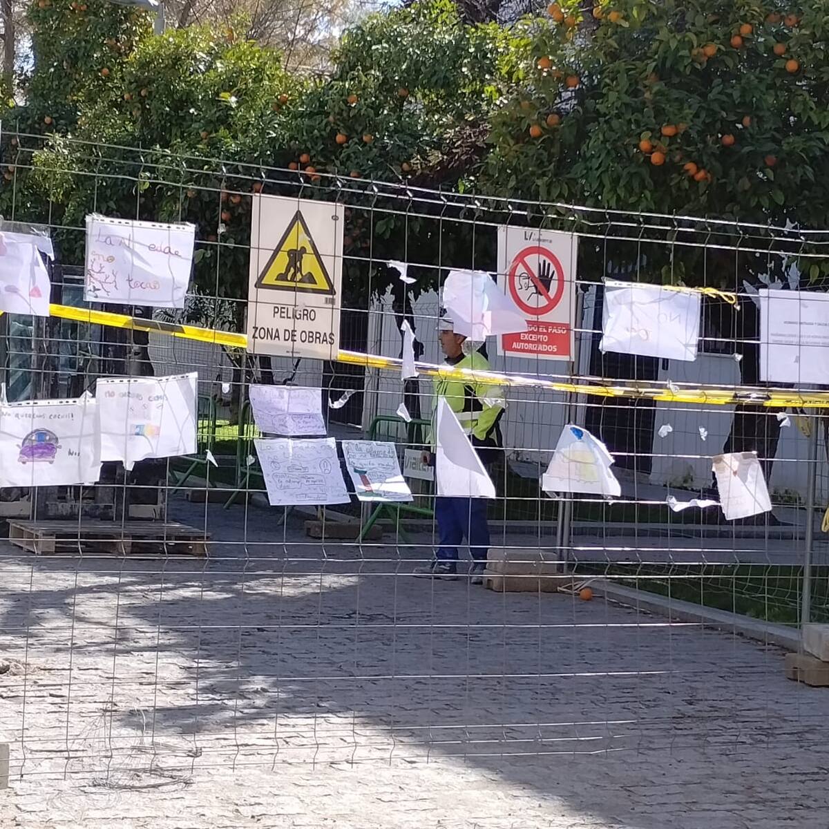 Los accesos al nuevo centro de salud de la Alameda, en el centro del debate político y ciudadano
