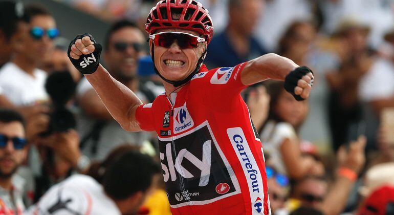 Chris Froome celebrando una victoria durante la Vuelta 2017.