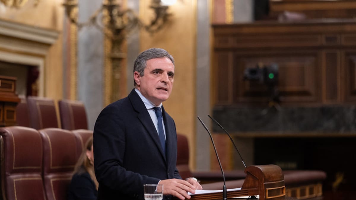 El PP tumba el escudo social del Gobierno porque "hay que sacar a la gente de la vulnerabilidad, no mantenerla"