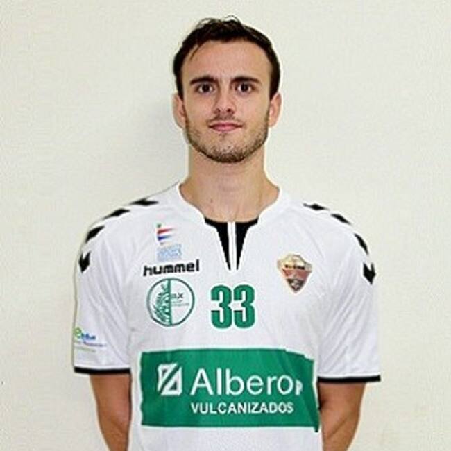 Carles Aldeguer coincidirá con su padre en el vestuario del Bm. Elda - C.E.E.