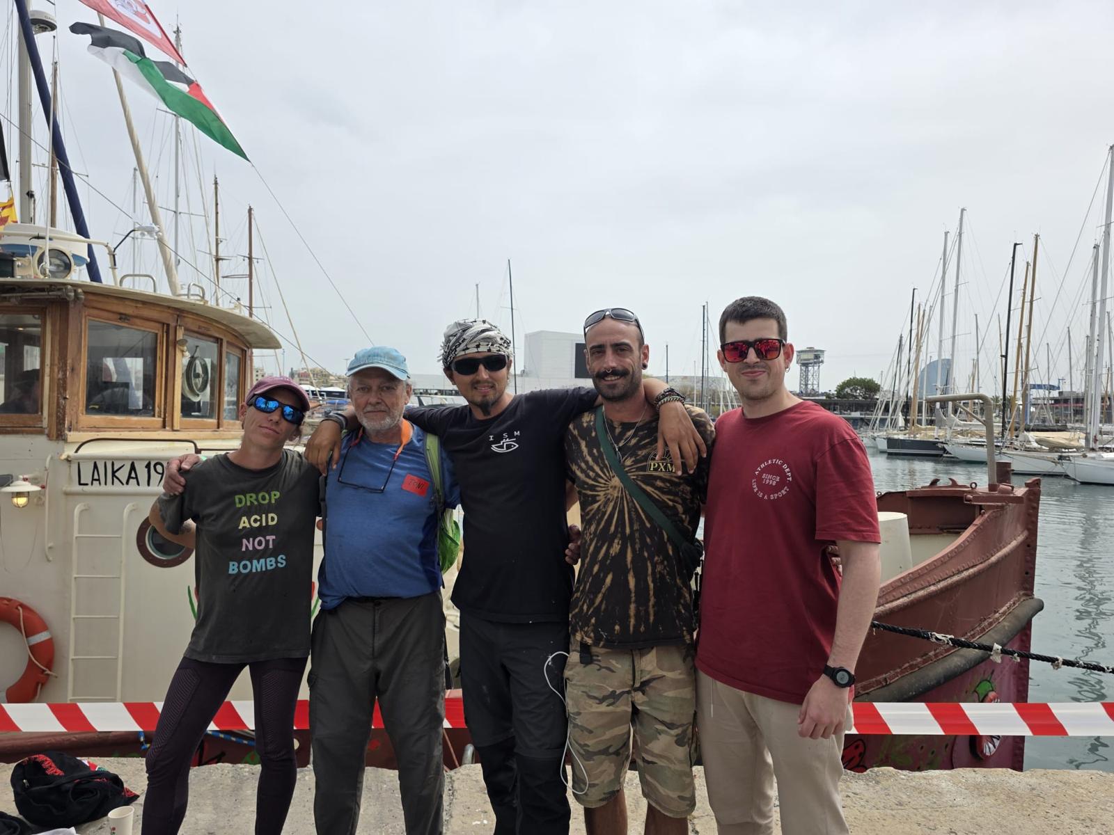 Àngel Benítez, segundo por la derecha, junto a otros mallorquines que iniciaron el viaje a Gaza con la Global Sumud Flotilla.