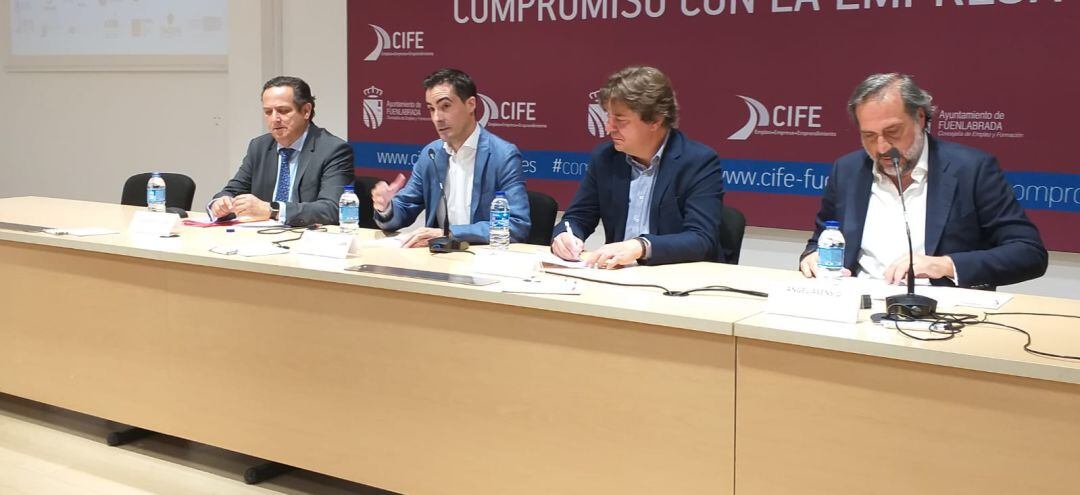 El alcalde, Javier Ayala, ha participado en la II Encuentro Comercial Territorial celebrado en el CIFE.