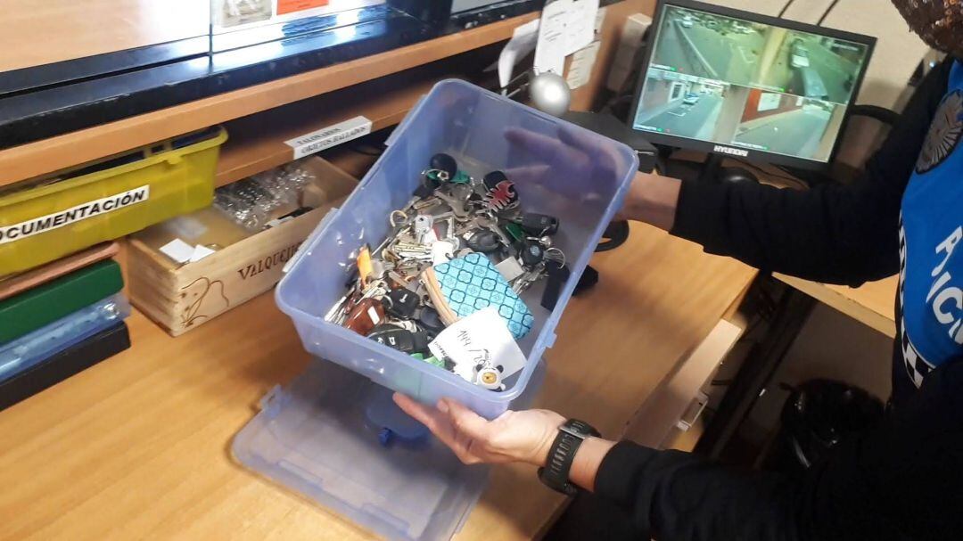 Imagen de archivo de objetos perdidos depositados en la Policía Local de Aranda
