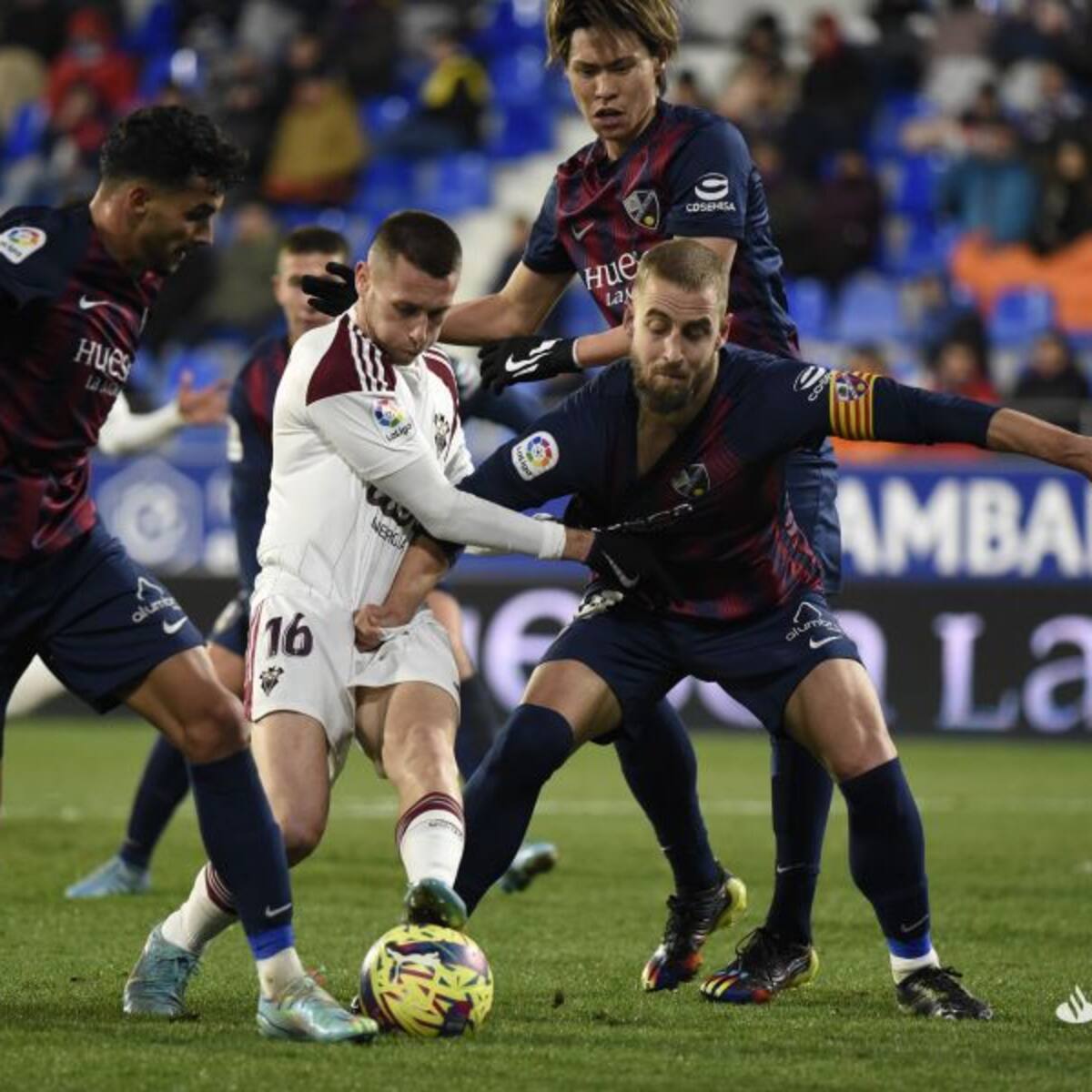 La SD Huesca comienza el año con un empate ante el Albacete 1-1