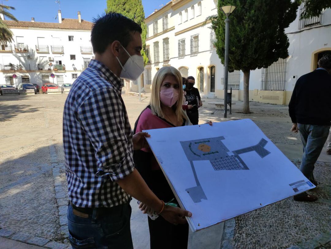 José Antonio Díaz y Mamen Sánchez presentando el proyecto este martes