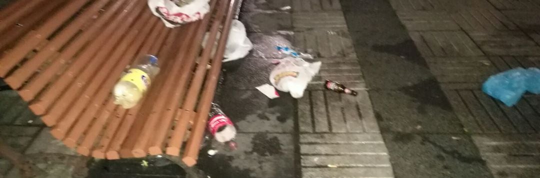 Botellón en Ménza Núñez. Foto de archivo