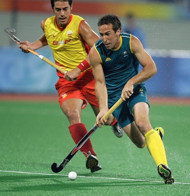 El equipo masculino de hockey sobre hierba ha logrado un histórico triunfo ante Australia, tras jugar durante buena parte del encuentro con un resultado desfavorable. Tras el empate, y cuando faltaban tres minutos para el final, España ha conquistado el 3-2 que le garantiza la medalla de plata