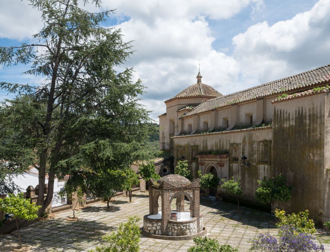 Iglesia de San Juan Bautista, Linares de la Sierra. PINCHA SOBRE LA FOTO PARA VOTAR.