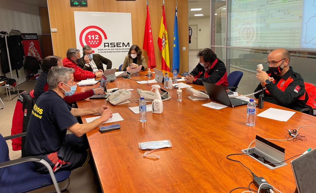 Ayuso subió esta fotografía a redes. La presidenta llegó a la sede del 112 cuando la reunión del Platercam ya había finalizado