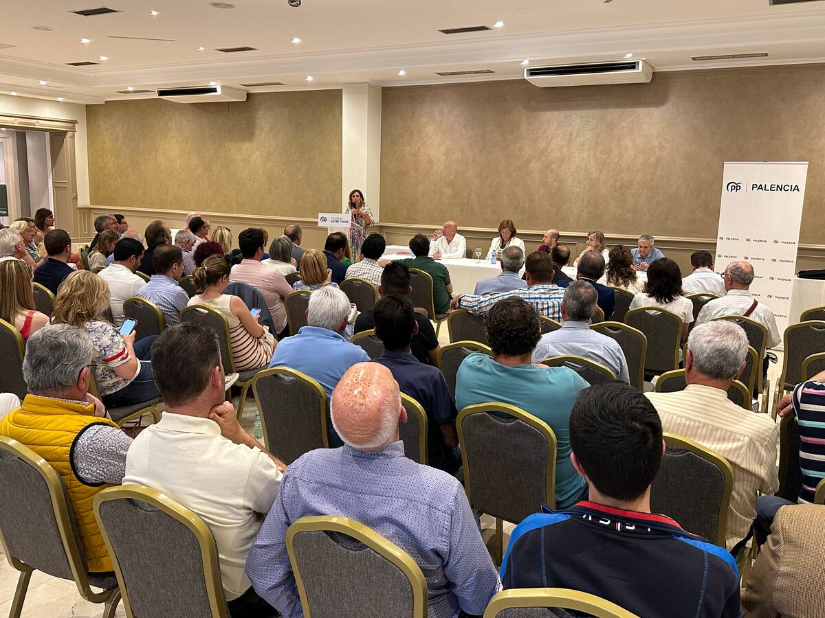 Armisén pide a los afiliados un esfuerzo extra para aglutinar el voto en el PP