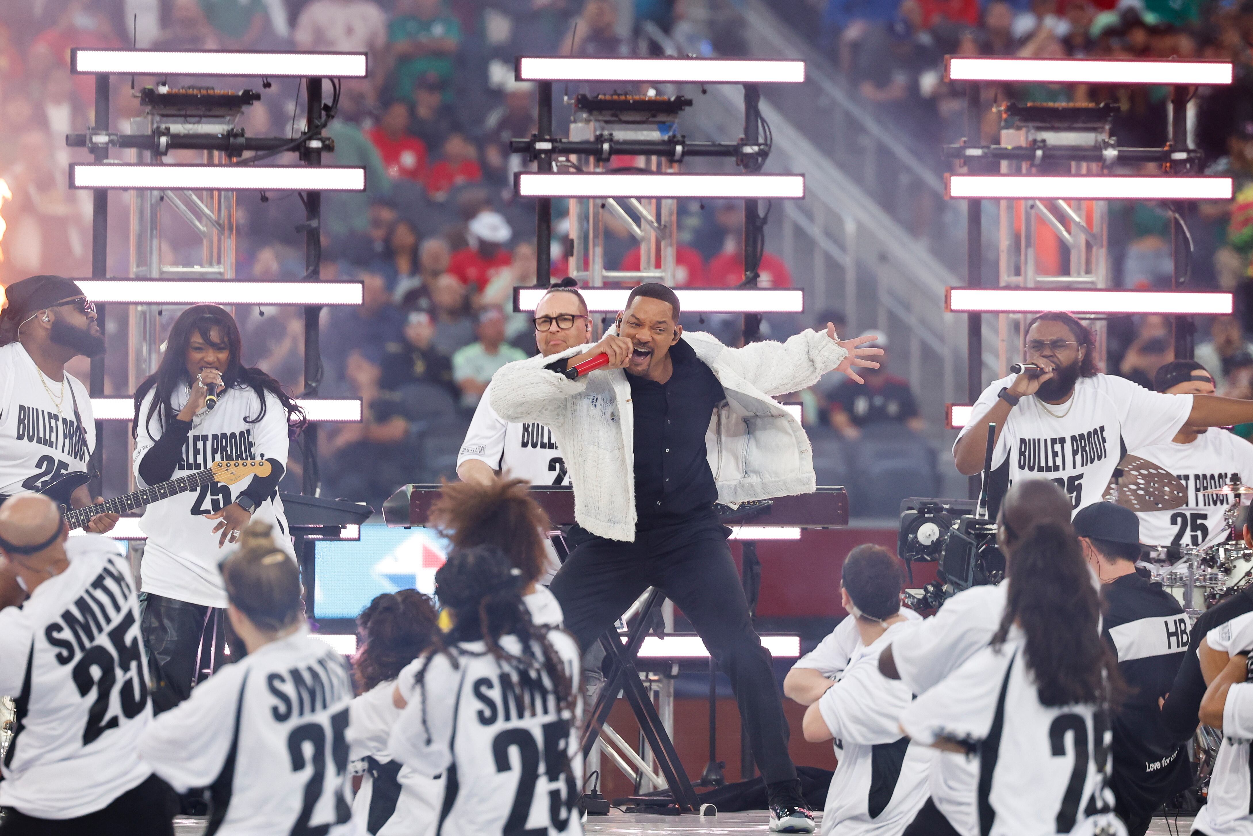 Will Smith durante una actuación musical.