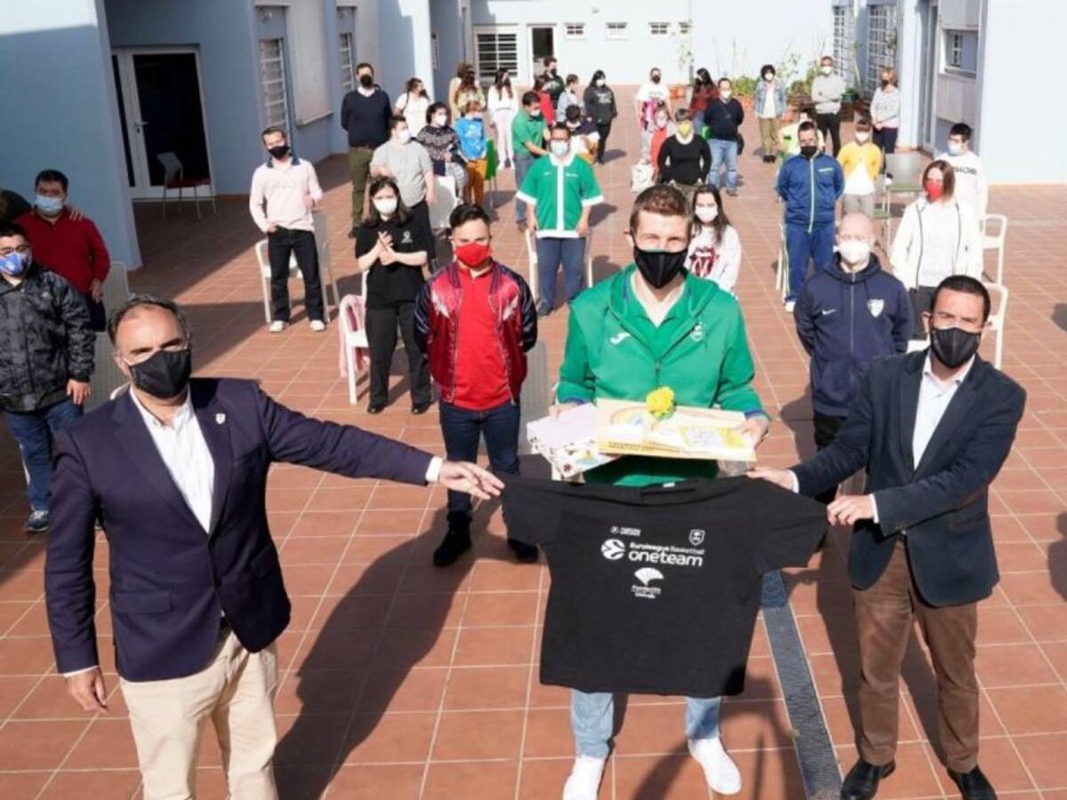 Adam Waczynski embajador de One Team