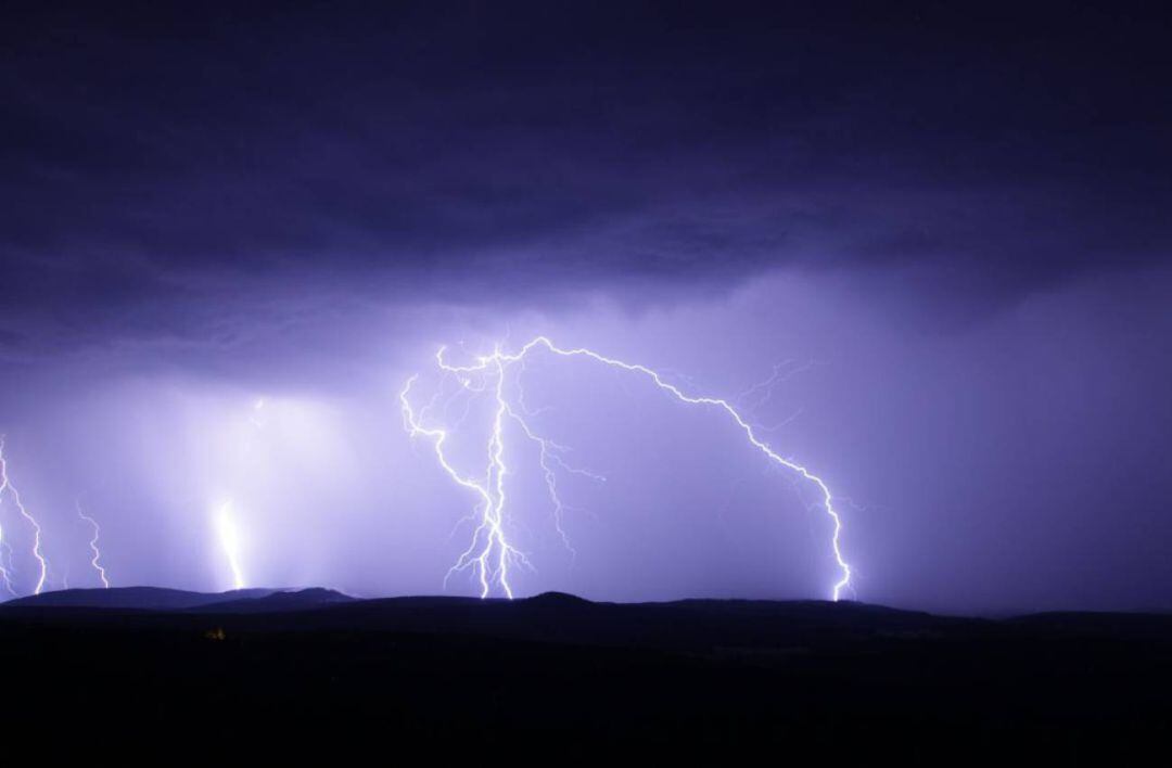 La tormenta descargó sobre Aguilar de Campoo (Palencia)