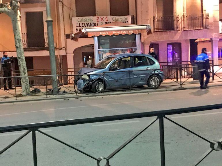 Imagen del accidente que se producía esta madrugada en el centro de Aranda