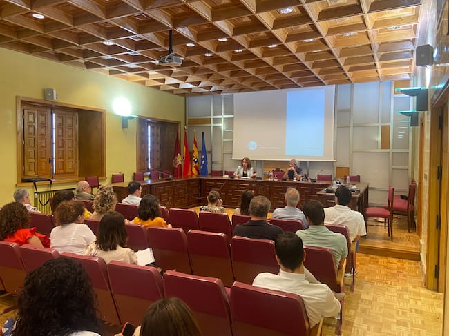 El informe se explicaba en una sesión abierta para todo el público