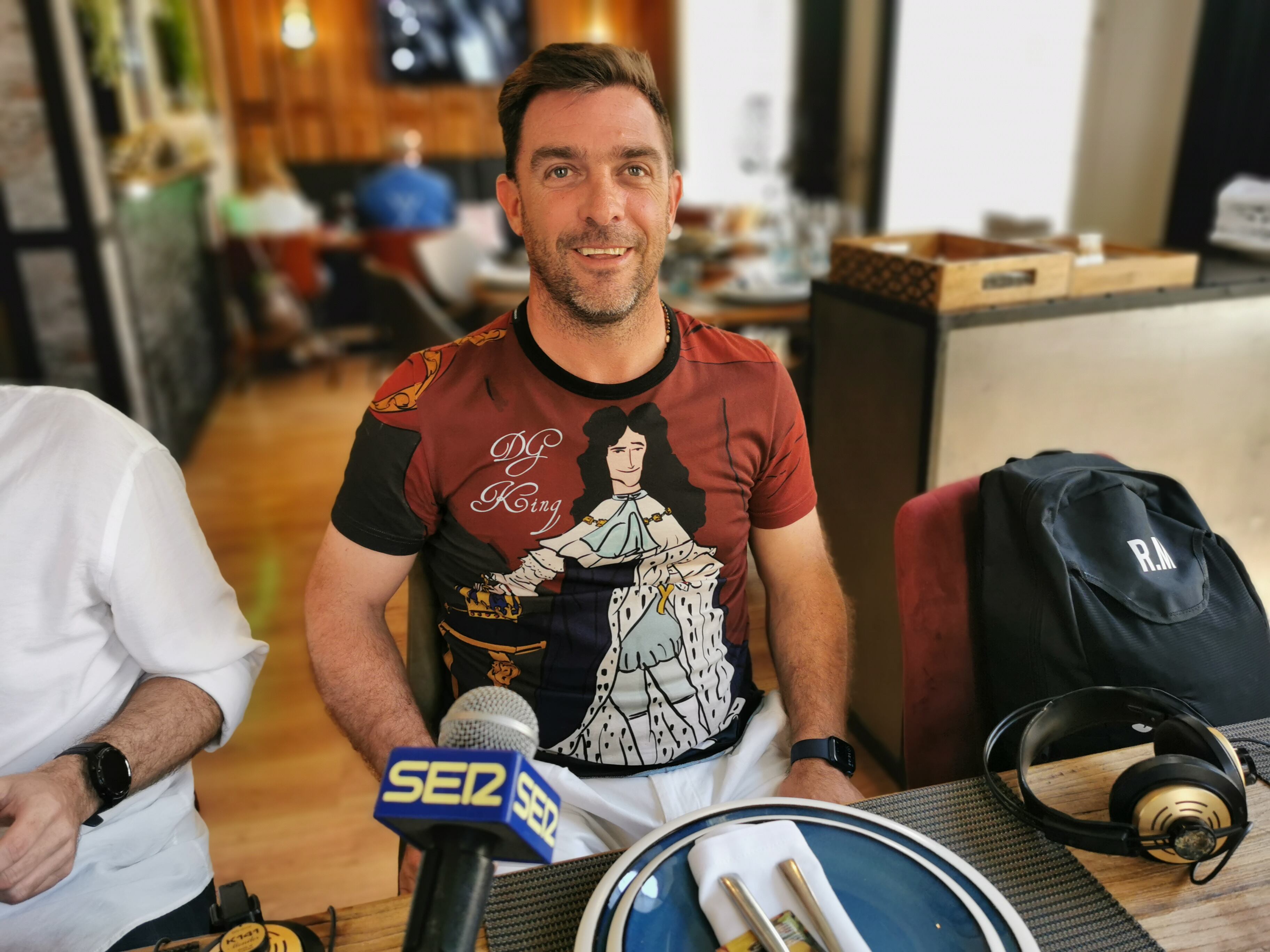 El técnico del Málaga Pablo Guede estuvo en Ser Deportivos desde la marisquería el Cenachero